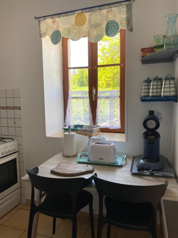 Petit Cocon Au Coeur Du Morvan Montreuillon Екстериор снимка